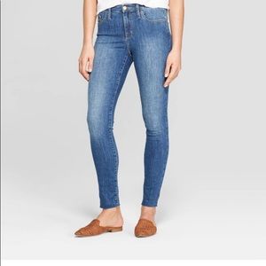 Universal Thread Skinny Jeans | size 8 | Ankle Length